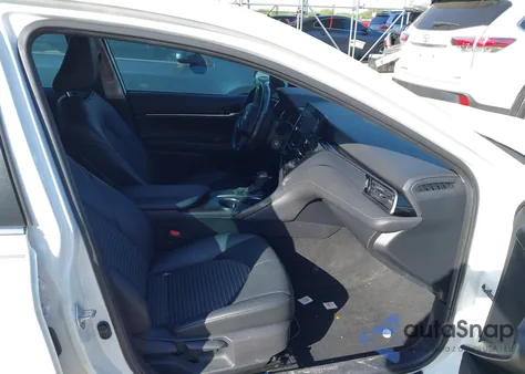 2021 Toyota Camry Se z USA, uszkodzony, nr VIN 4T1G11AKXMU574892